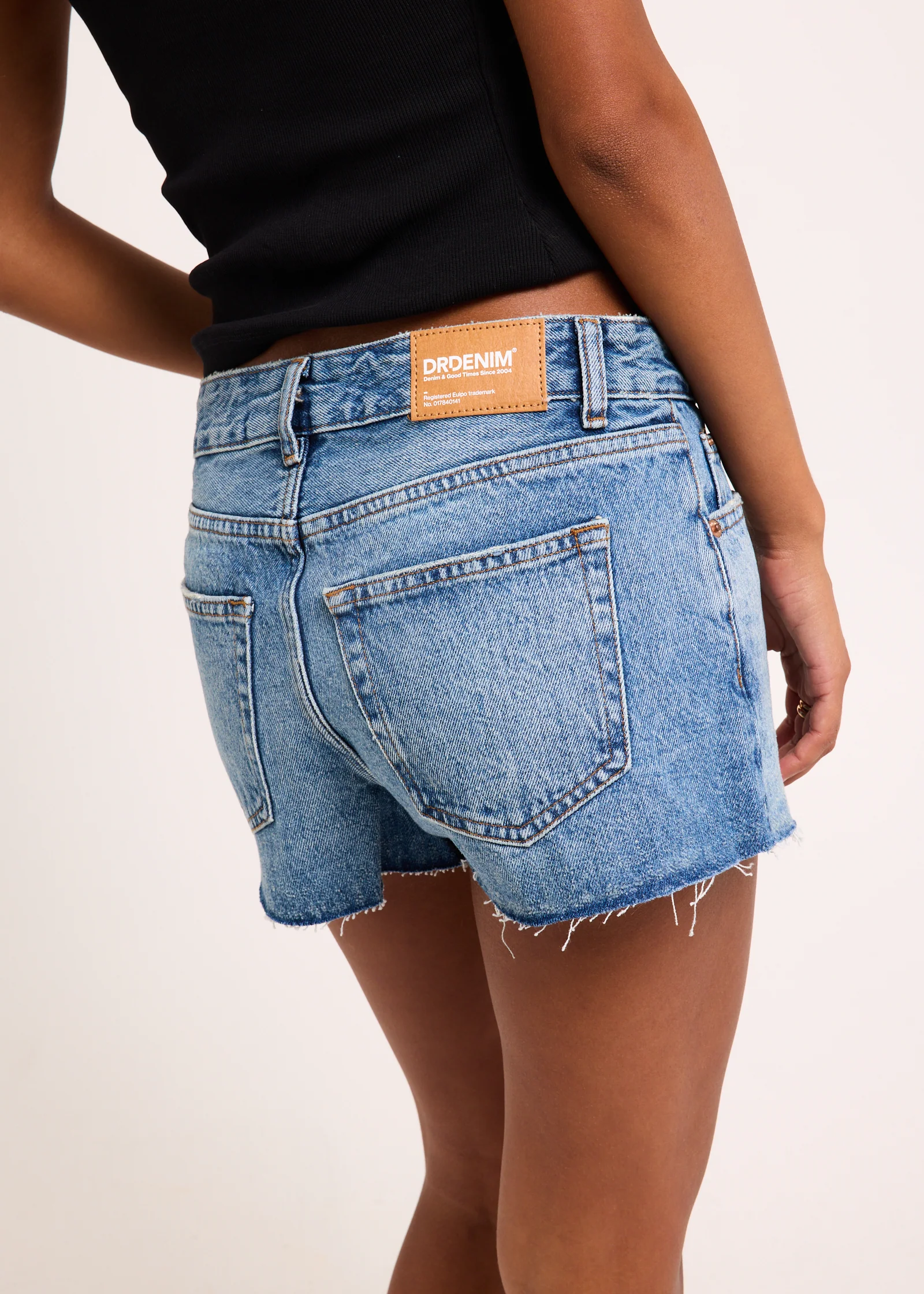 Skye Shorts Stream Superlight Worn Raw Hem - Image 5