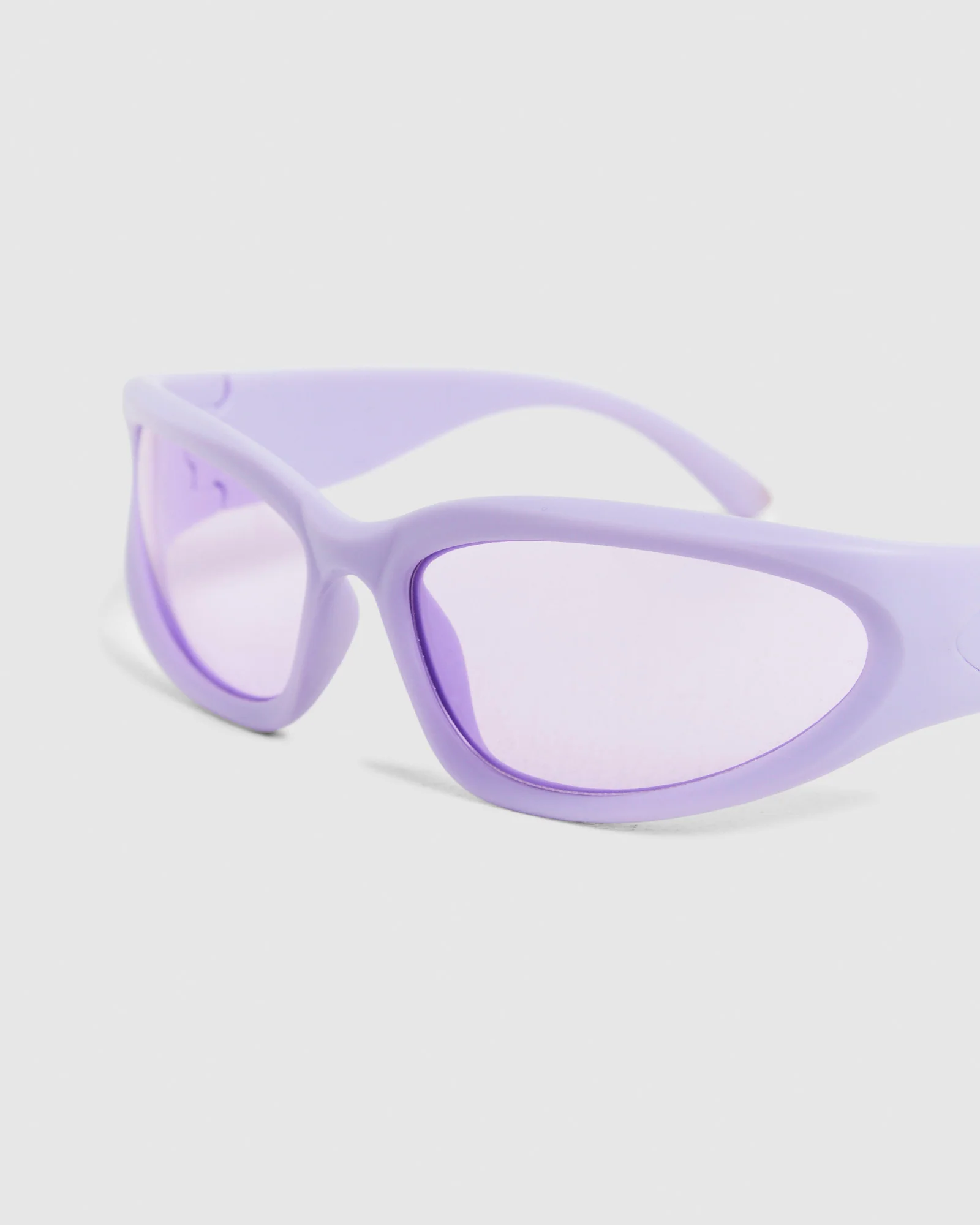 Sleek Sunglasses Purple - Image 4