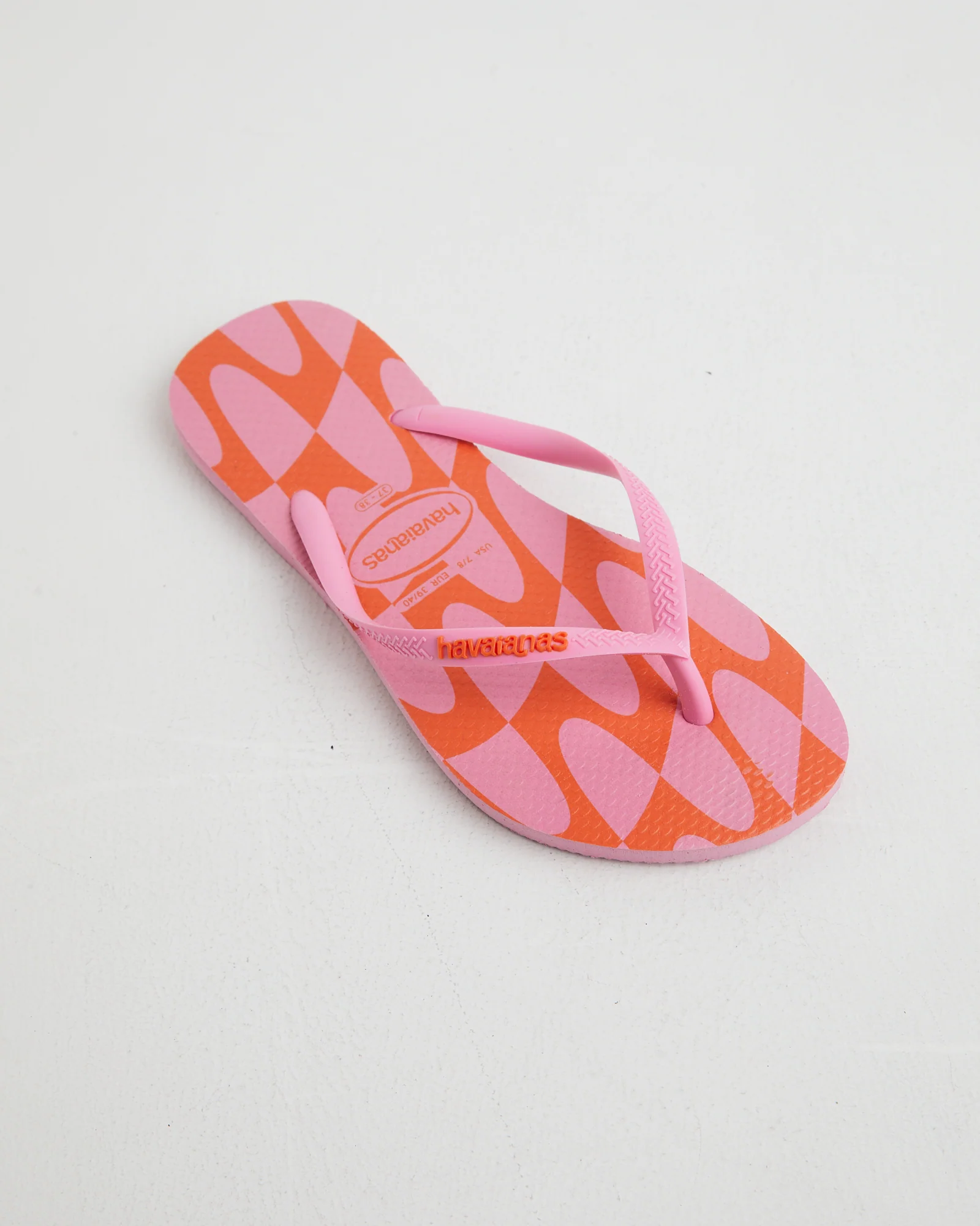 Slim Thongs in Distorted Wave Pink - Image 2