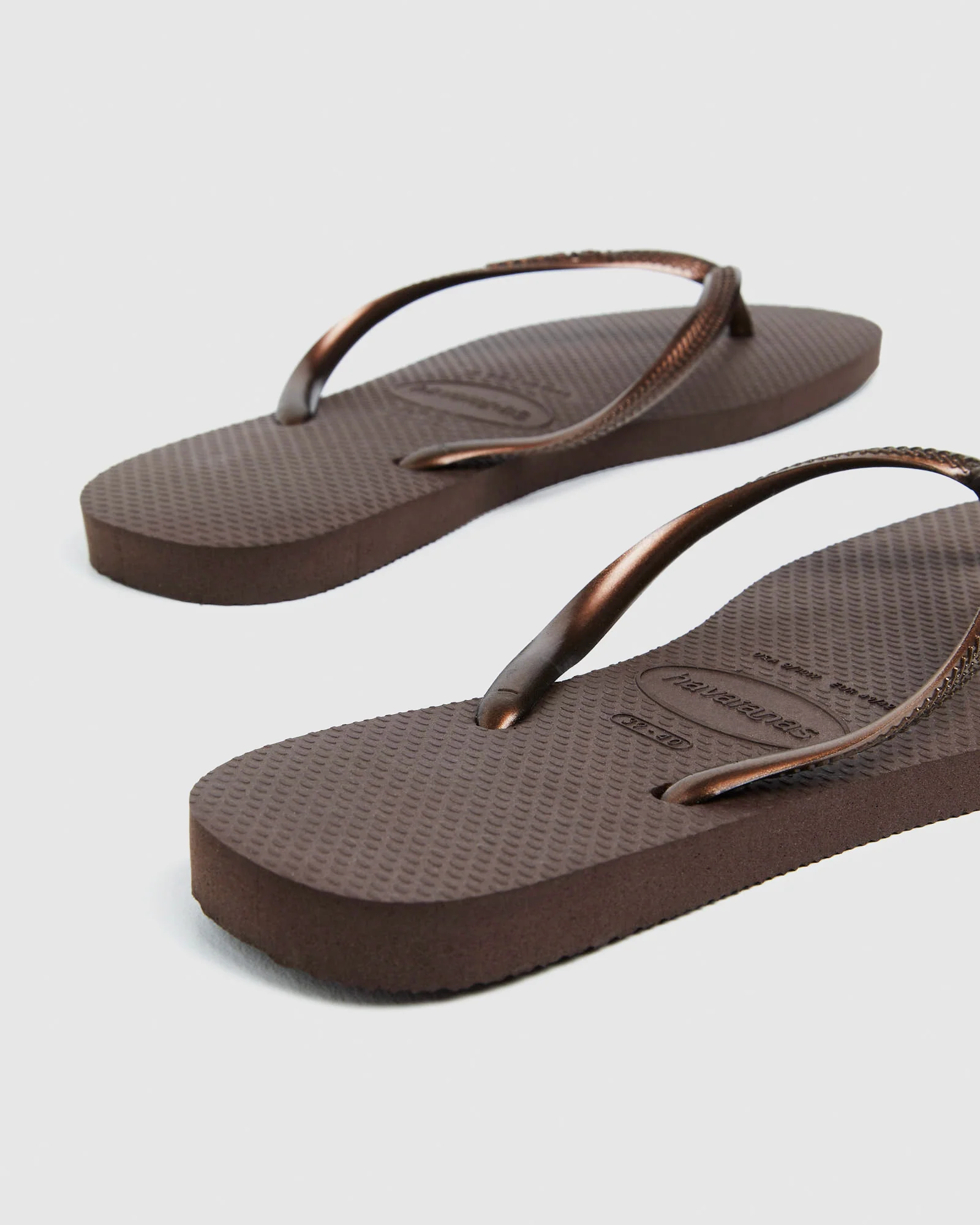 Slim Thongs Metallic Dark Brown - Image 5