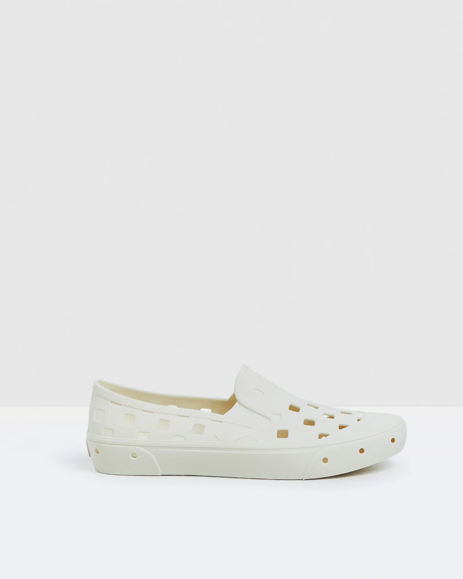 Slip-On Trek Sandals Marshmallow White - Image 2