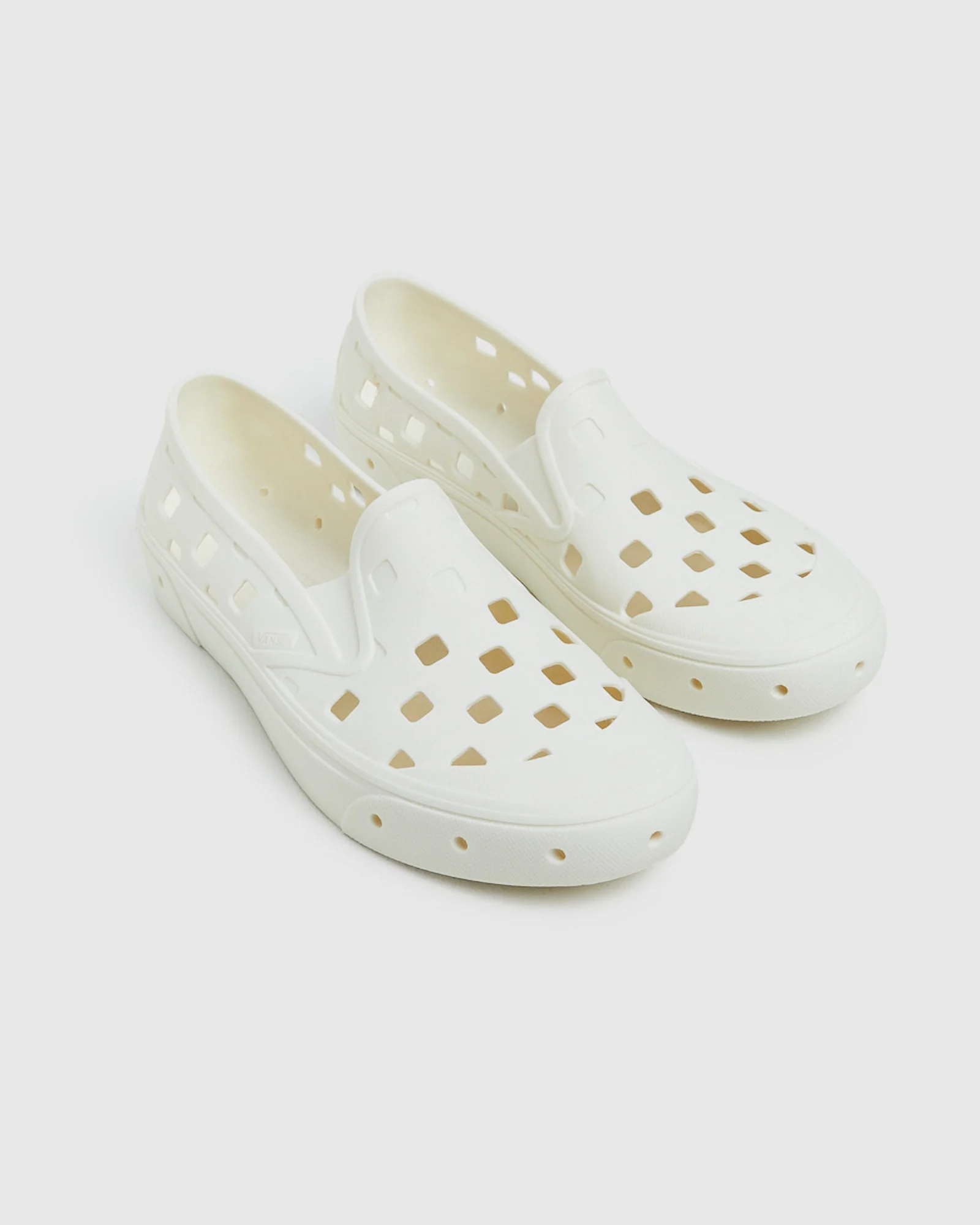 Slip-On Trek Sandals Marshmallow White - Image 4