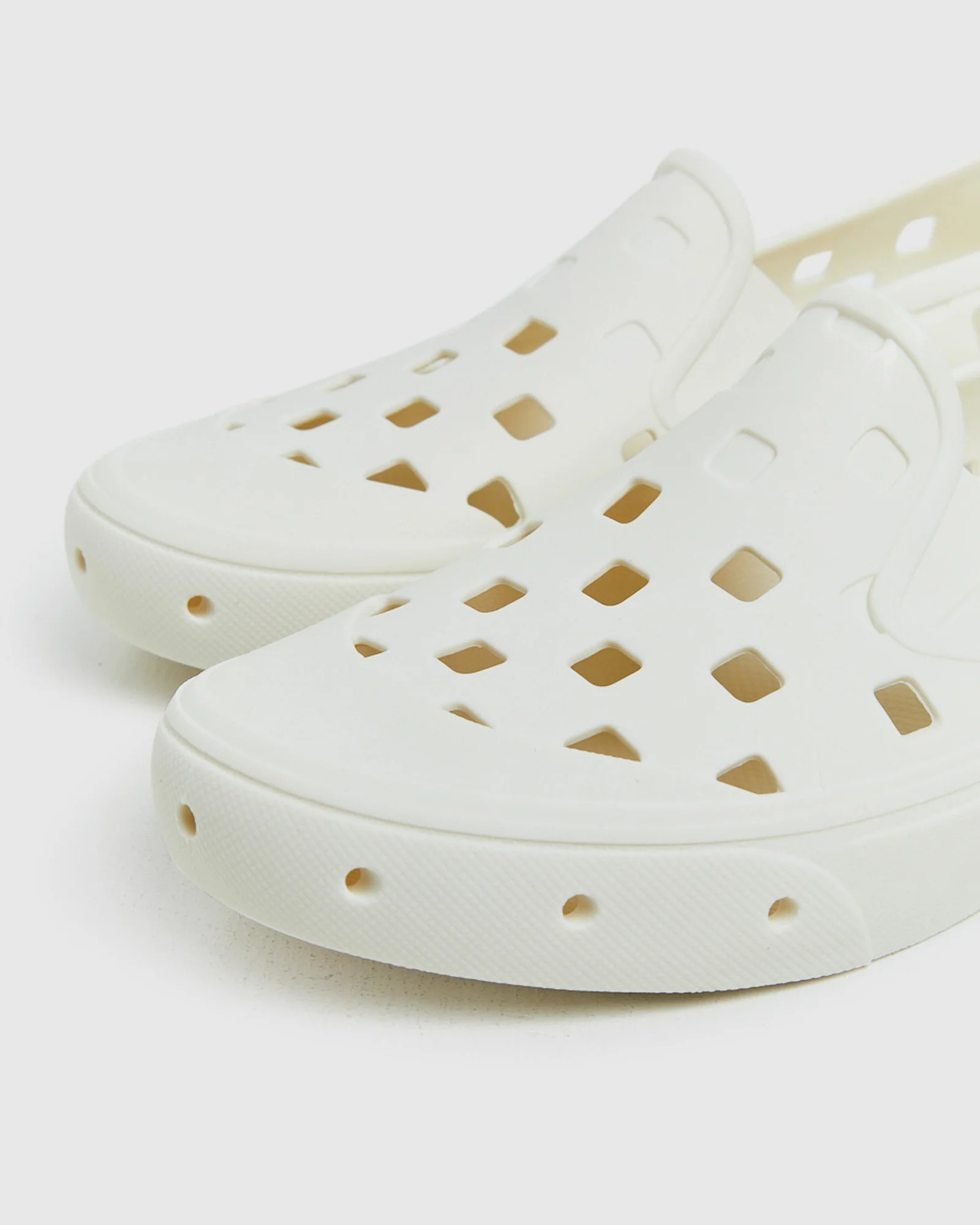 Slip-On Trek Sandals Marshmallow White - Image 5