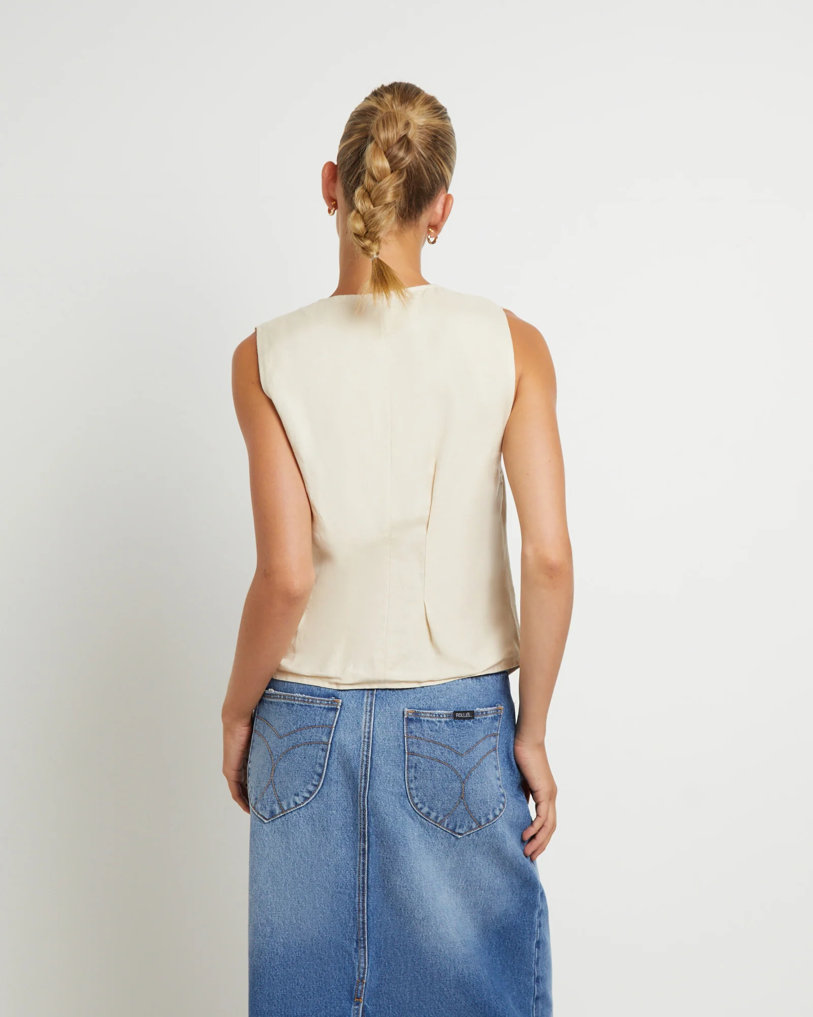 Soho Linen Vest in Biscuit - Image 2