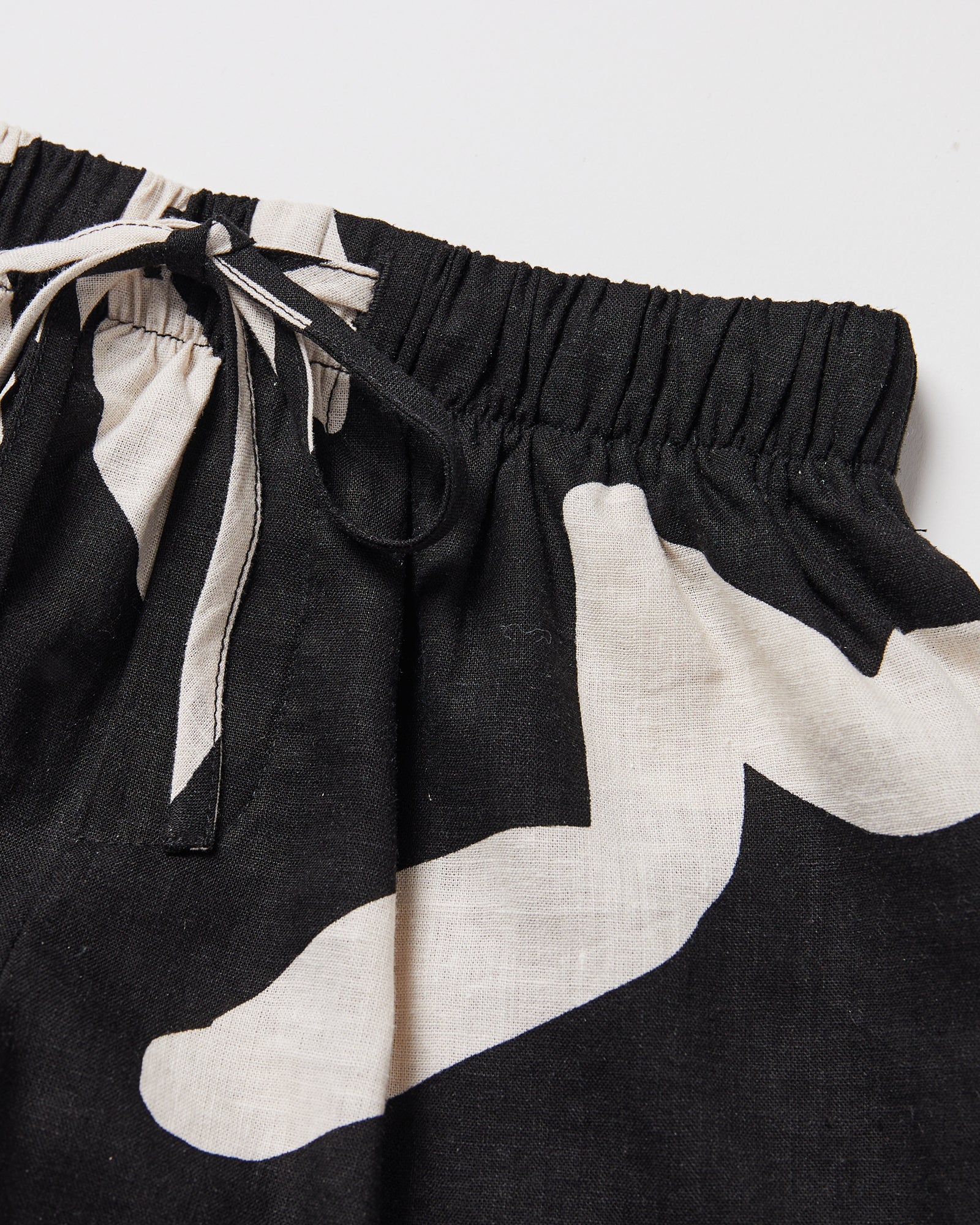 Teen Girls Charlie Swirl Shorts - Image 3