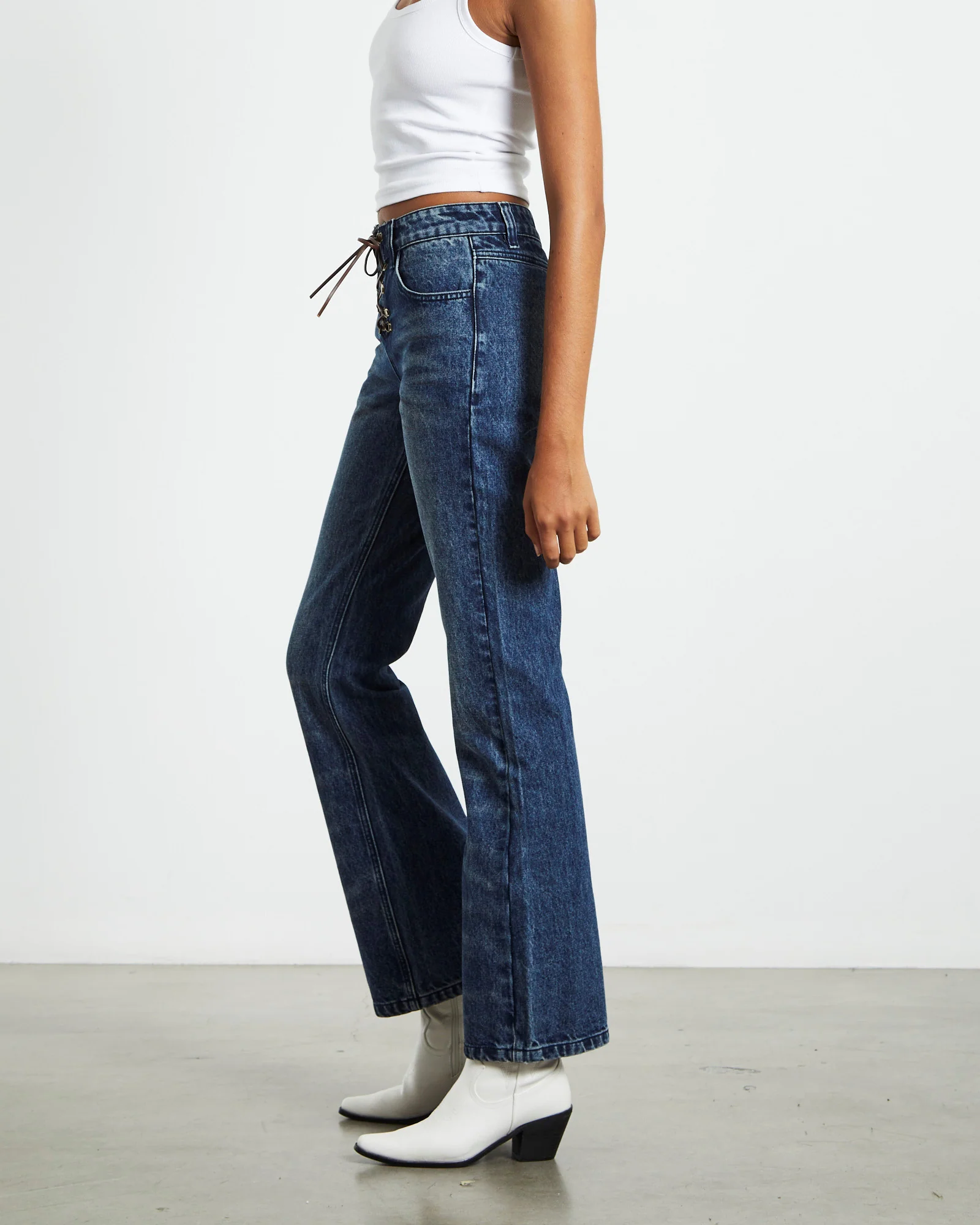 Tatiana Low Bootcut Jeans Vintage Tint Blue - Image 4