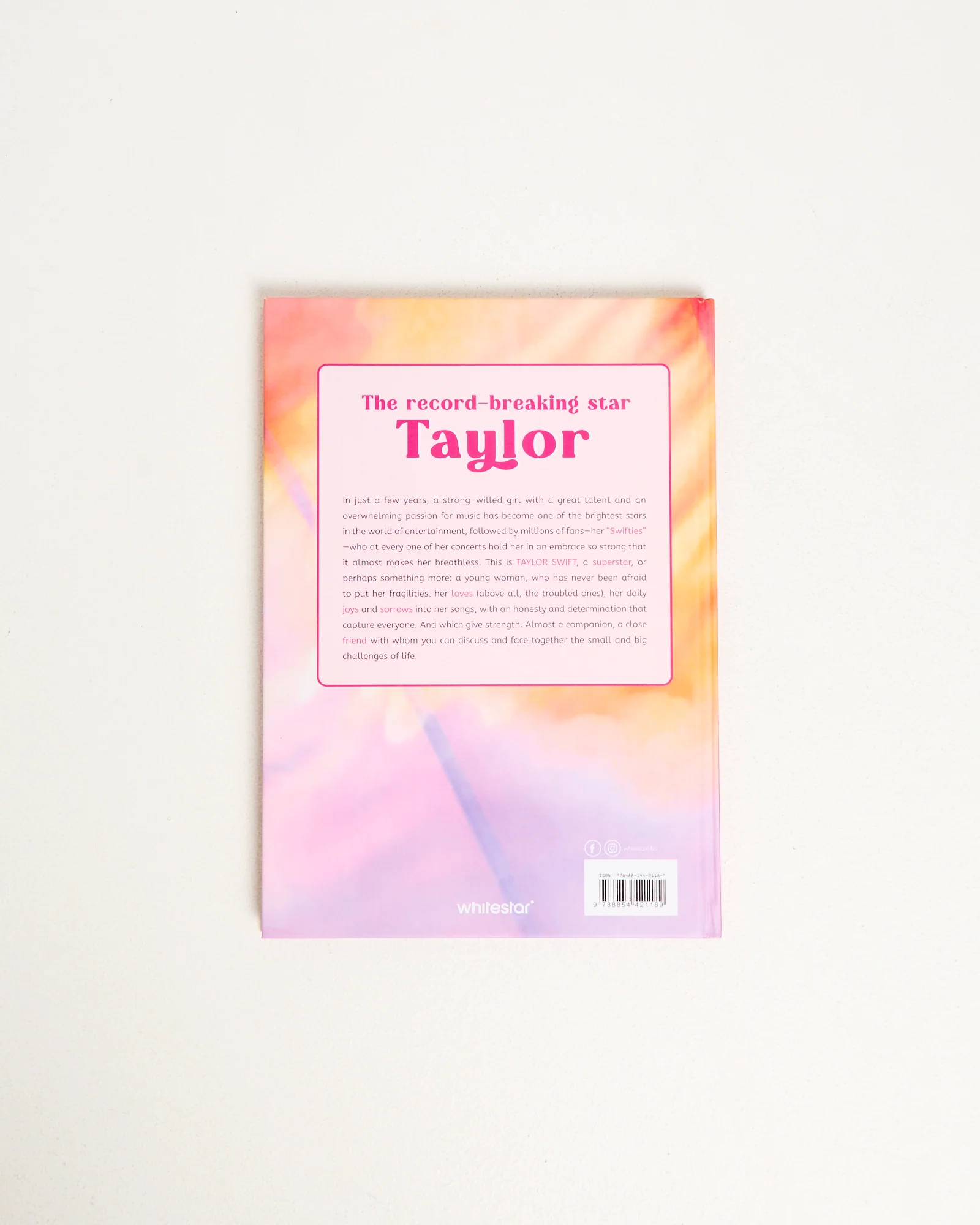 Taylor Swift: A Book for Swifties - Image 4