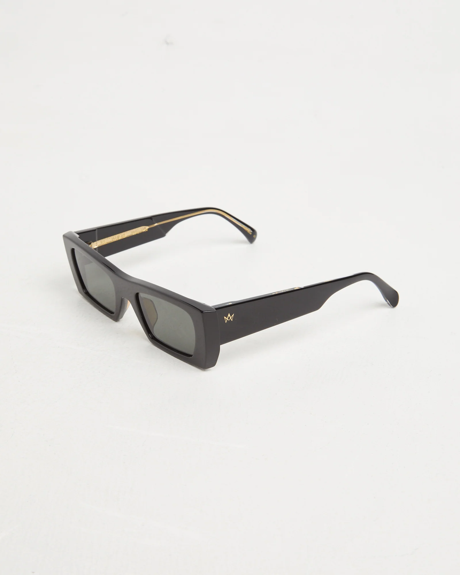 Tes Sunglasses in Black - Image 2