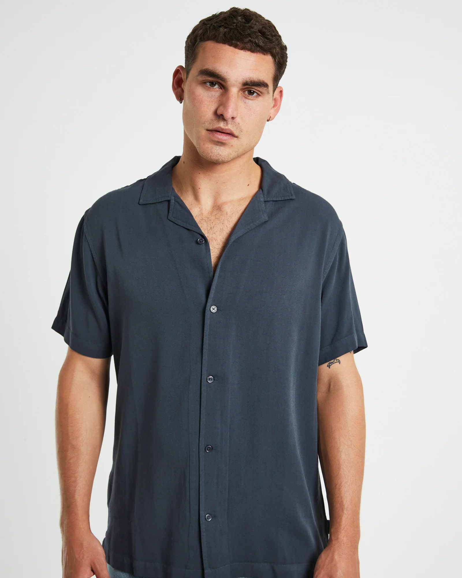 The Reckoner Resort Short Sleeve Shirt Dusty Black - Image 5