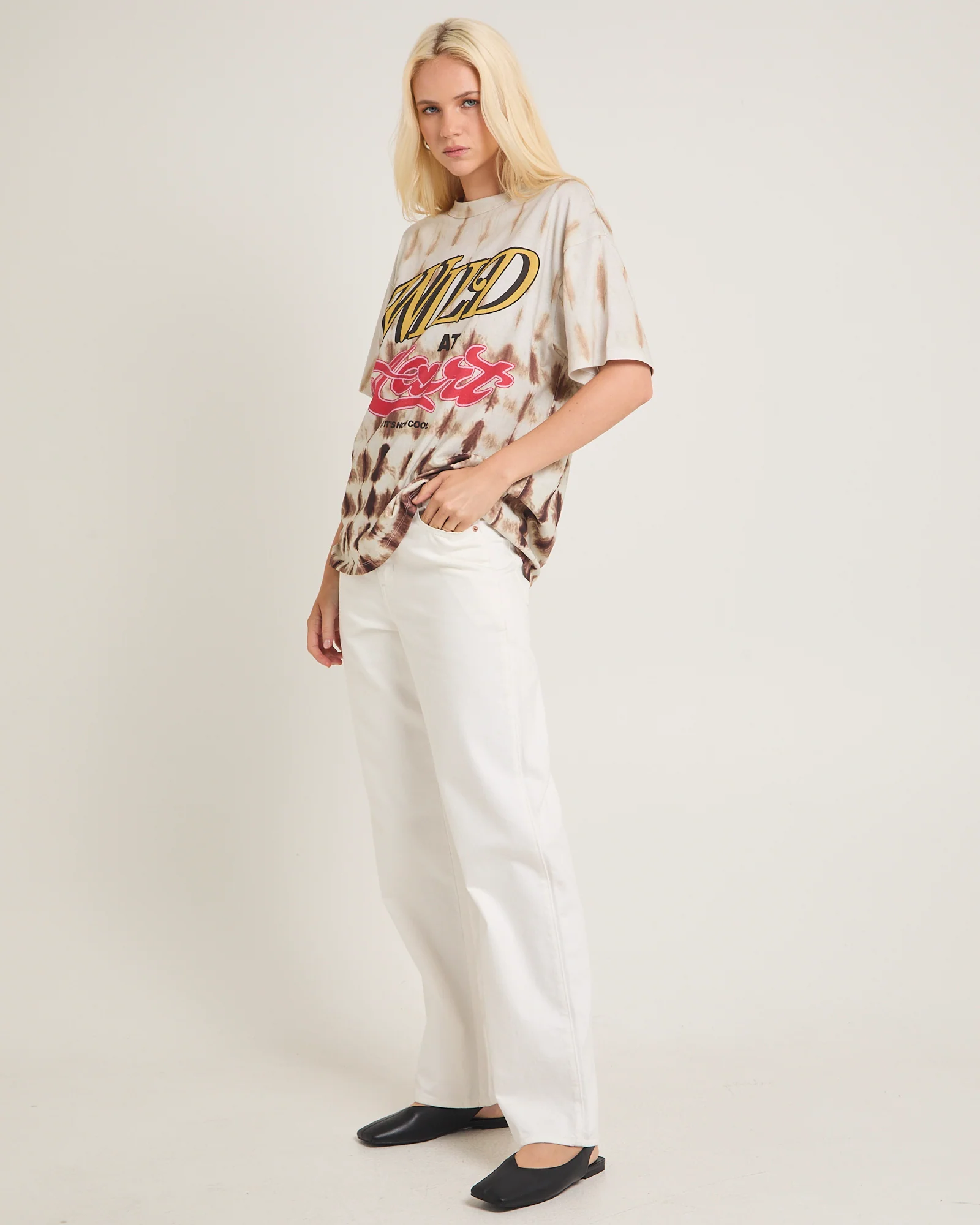 The Signature Short Sleeve T-Shirt - Image 4