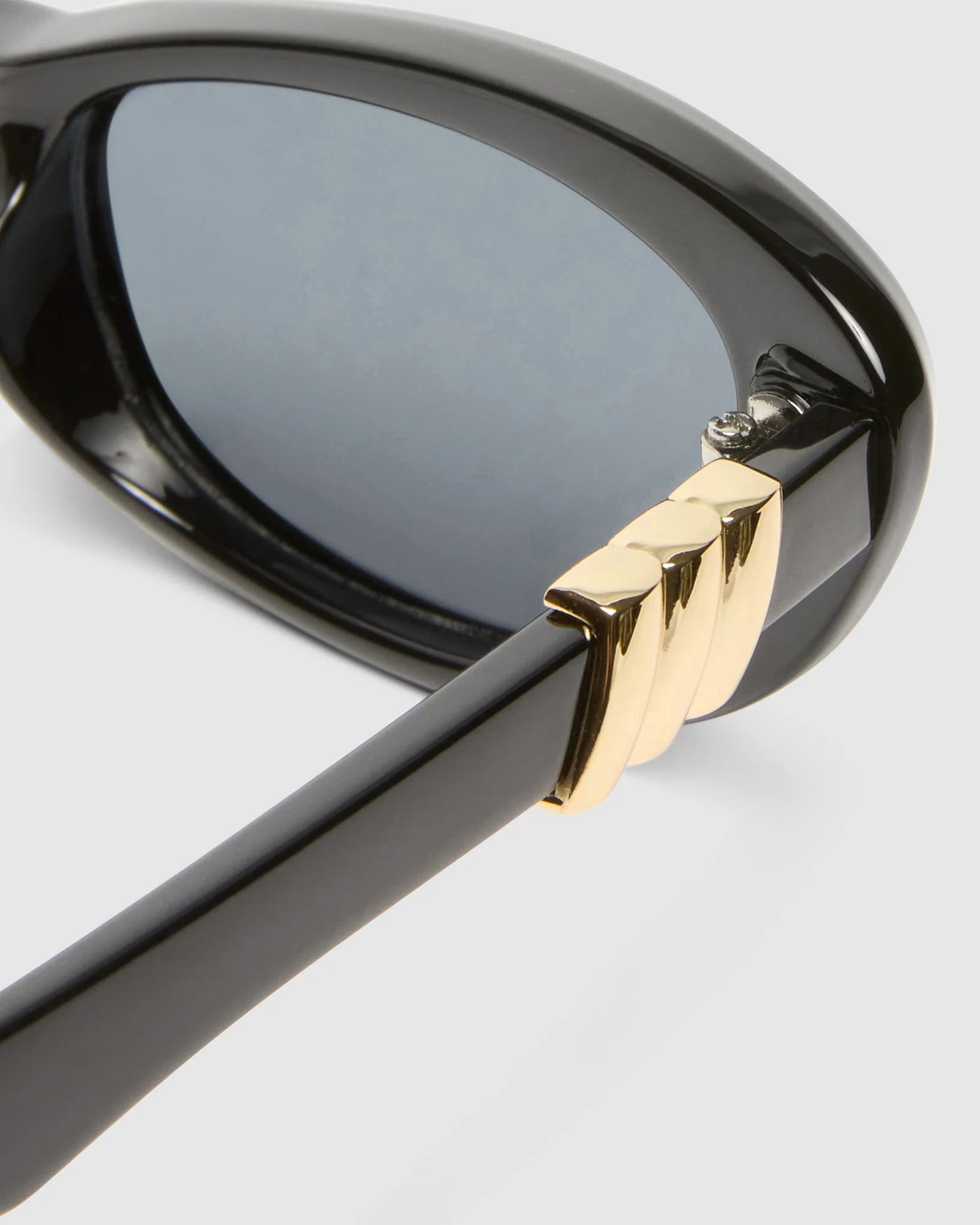The Whisperer Sunglasses - Image 3