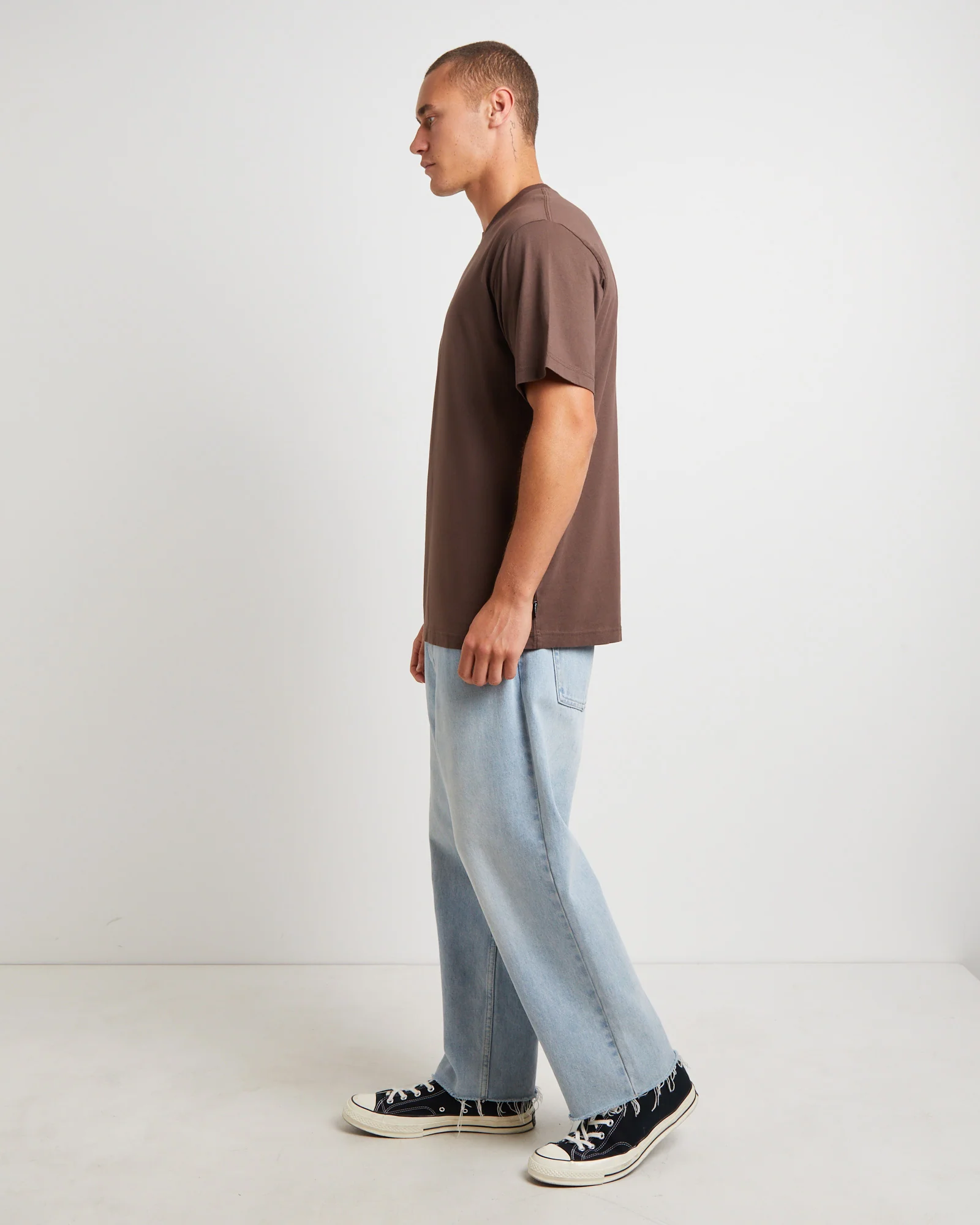Thrown Out Recycled Retro Fit T-Shirt in Earth Brown - Image 4