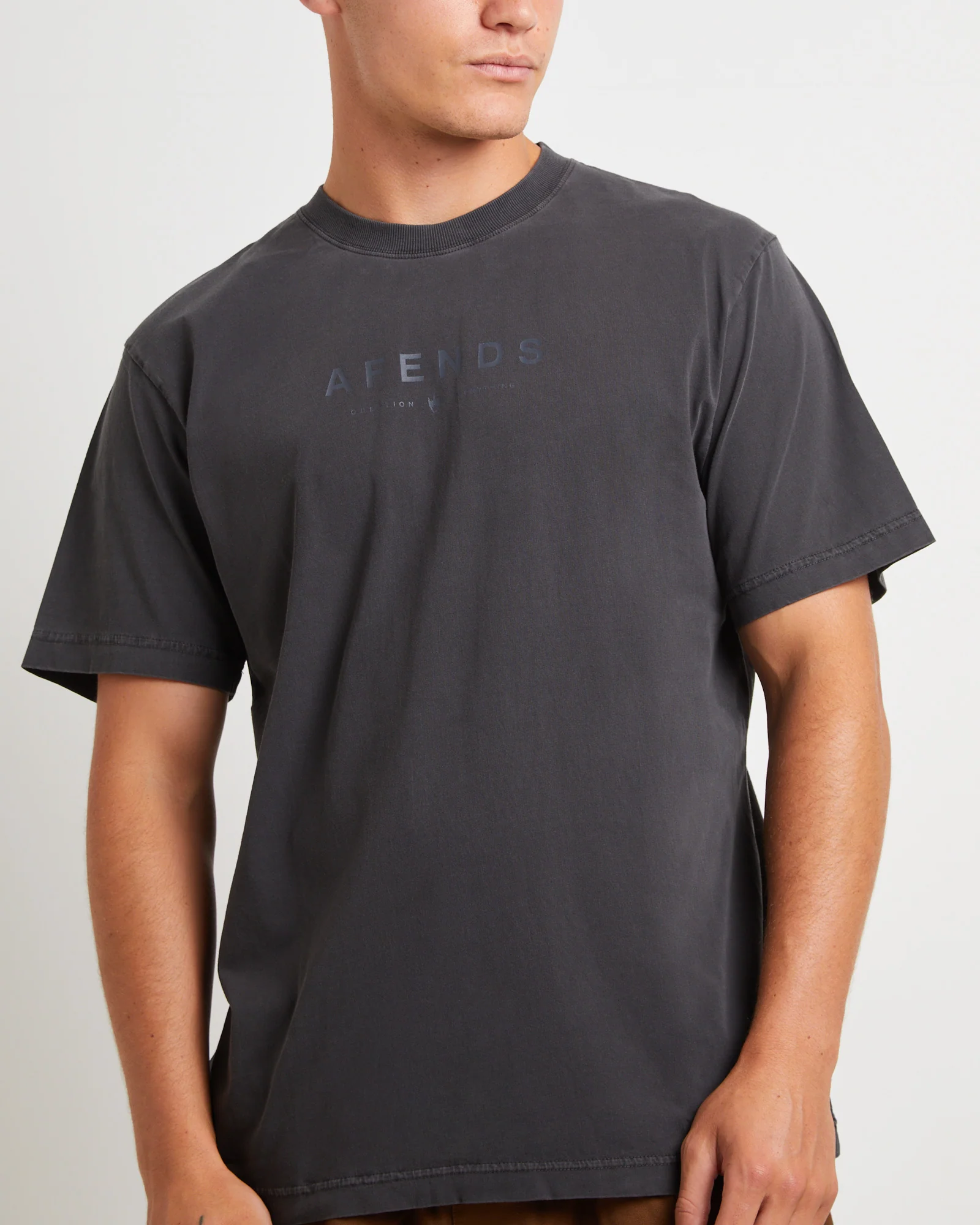 Thrown Out Recycled Retro Fit T-Shirt in Stone Black - Image 5