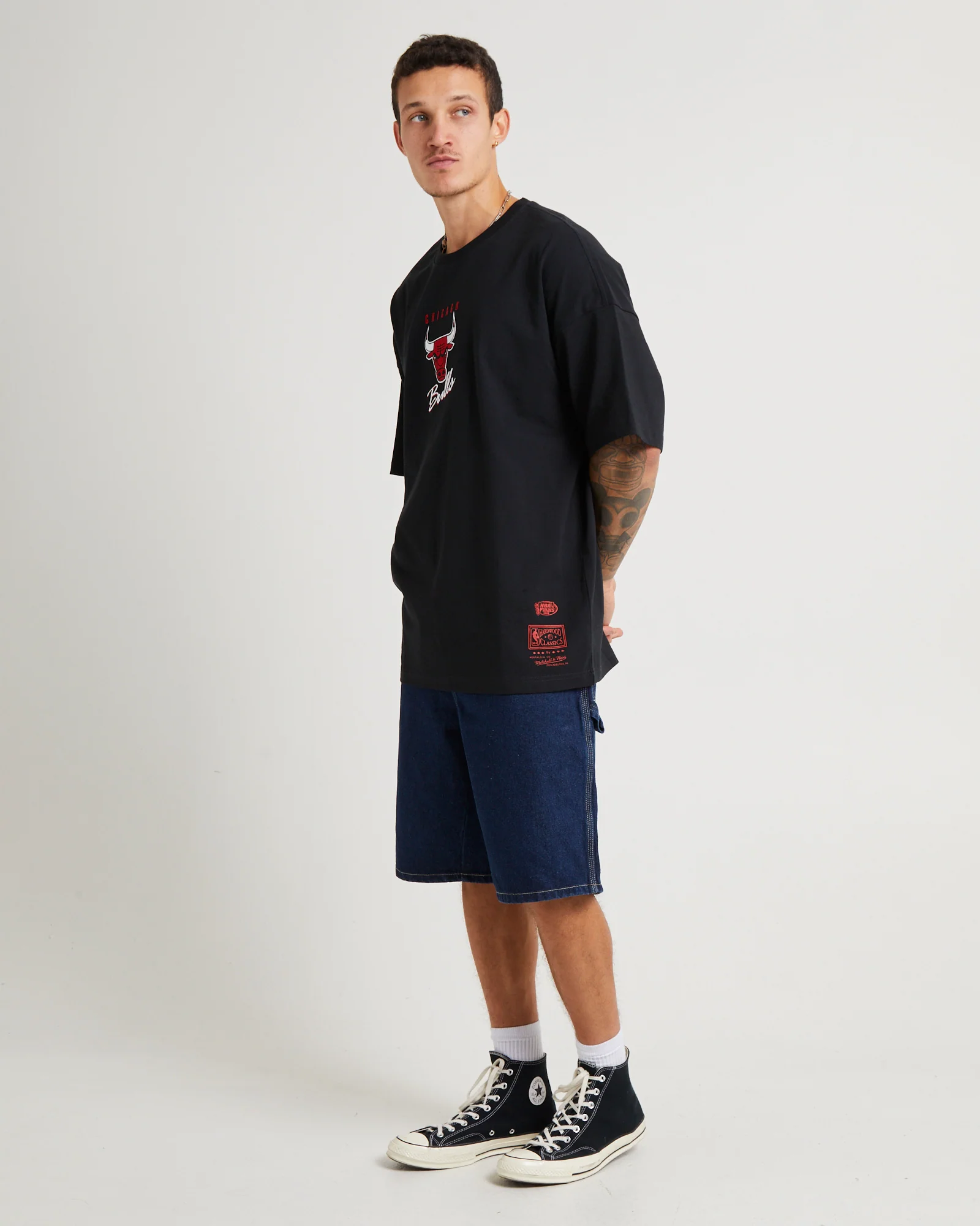 Tri Logo Bulls Oversized T-Shirt in Faded Black - Image 4