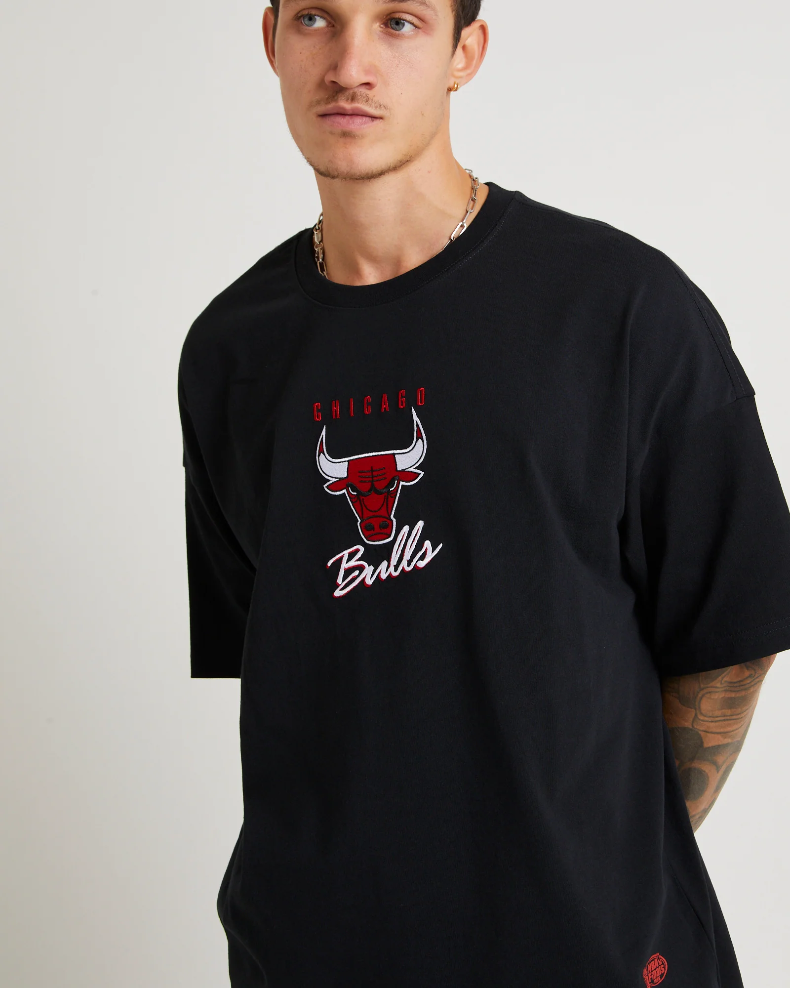 Tri Logo Bulls Oversized T-Shirt in Faded Black - Image 5