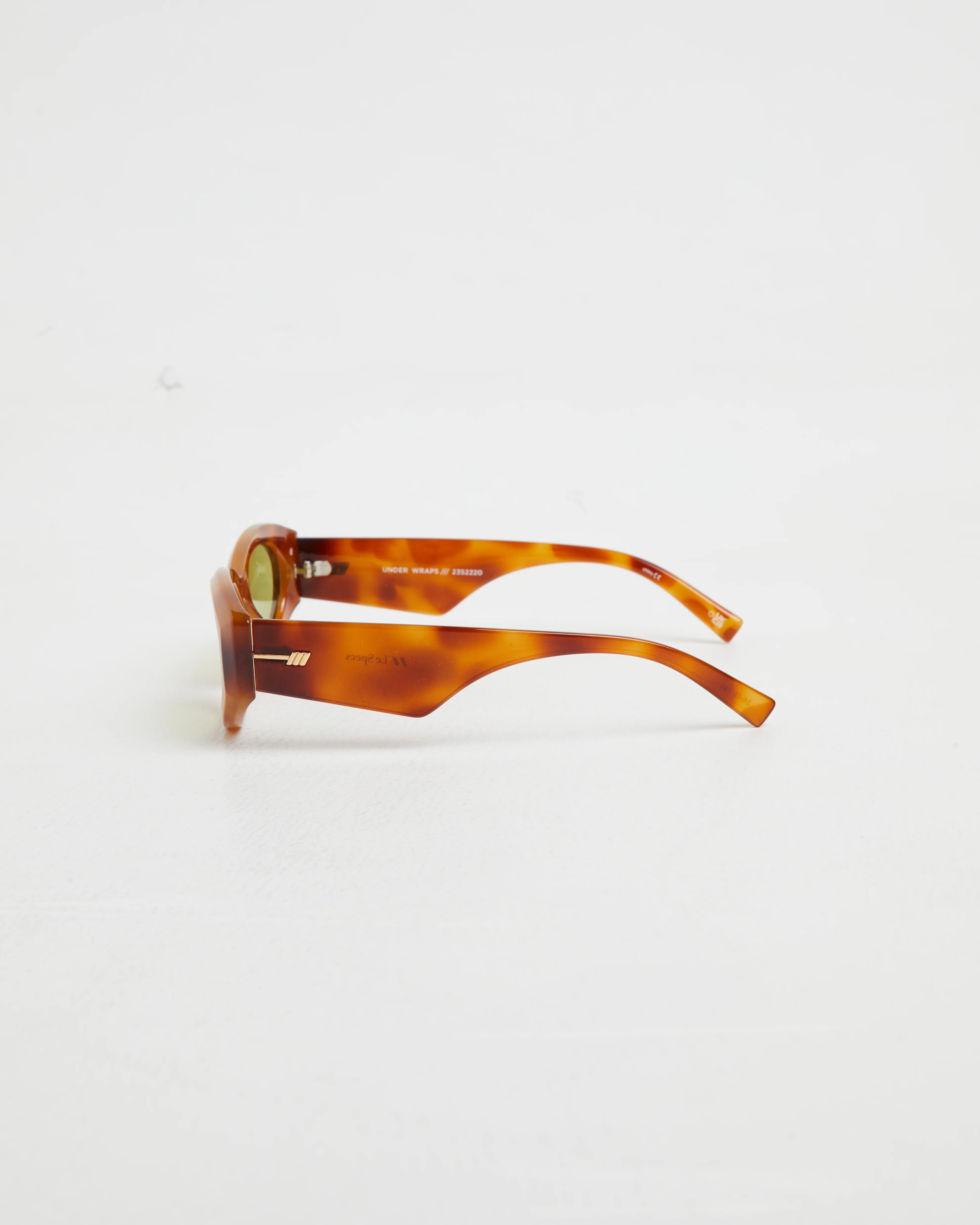Under Wraps Sunglasses in Vintage Tort/Olive Mono - Image 3