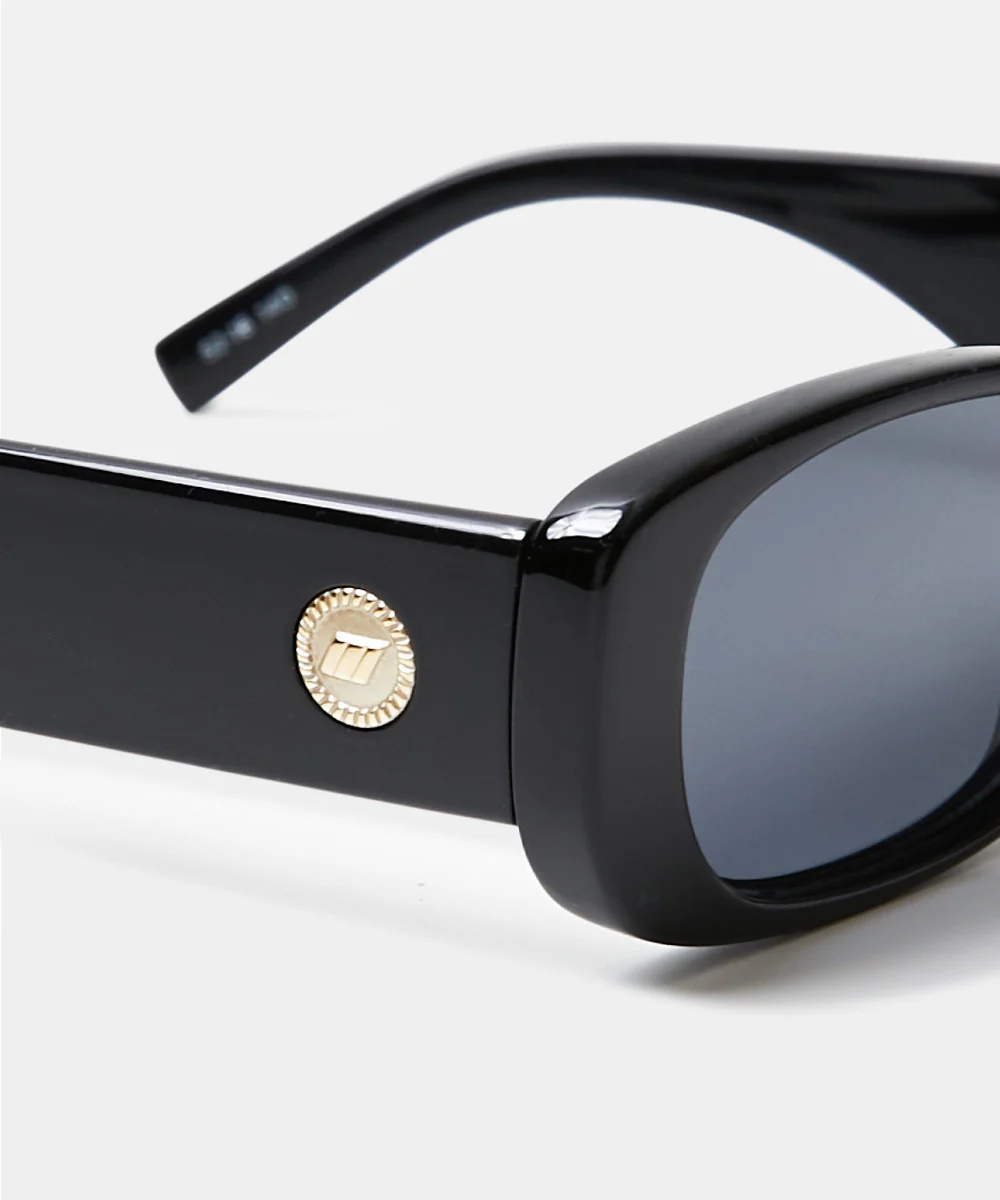 Unreal Sunglasses - Image 5