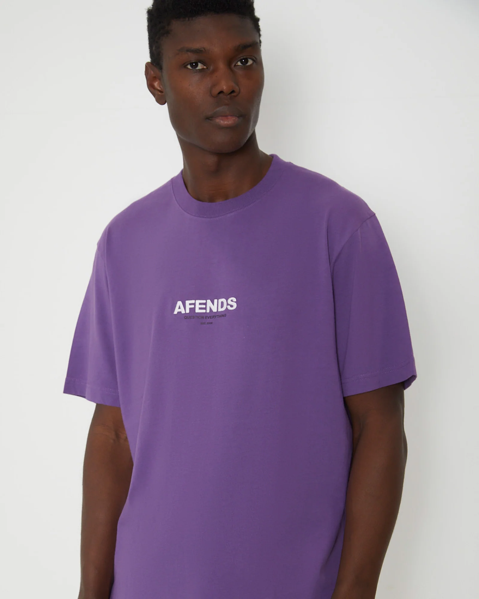 Vinyl Retro Fit Short Sleeve T-Shirt in Faded Purple - Image 6