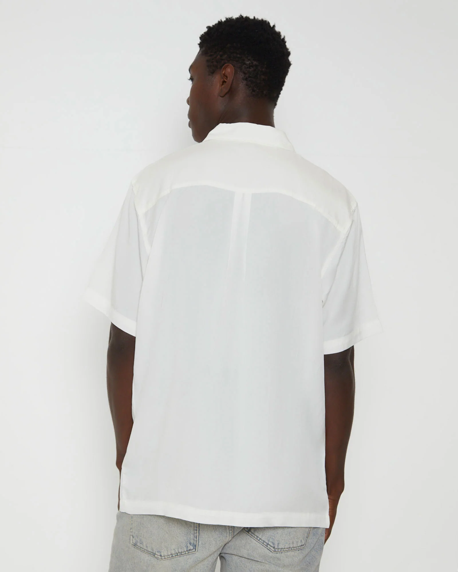Vivian Lily Short Sleeve Shirt in White - Image 2
