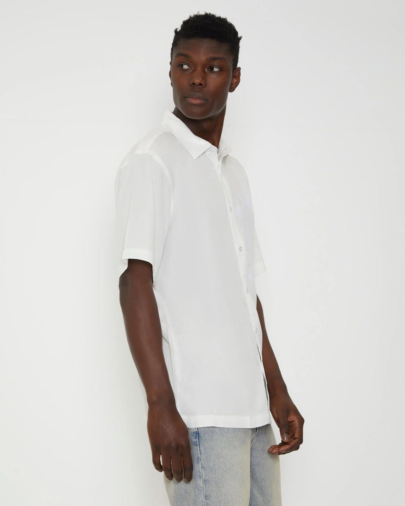 Vivian Lily Short Sleeve Shirt in White - Image 4