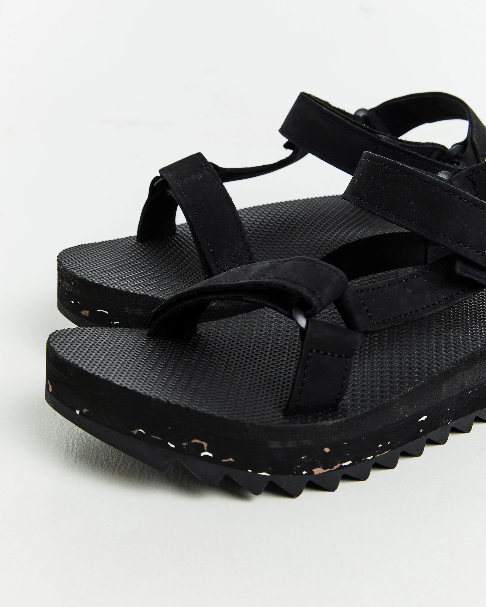 W Universal Ceres Sandals Black - Image 4