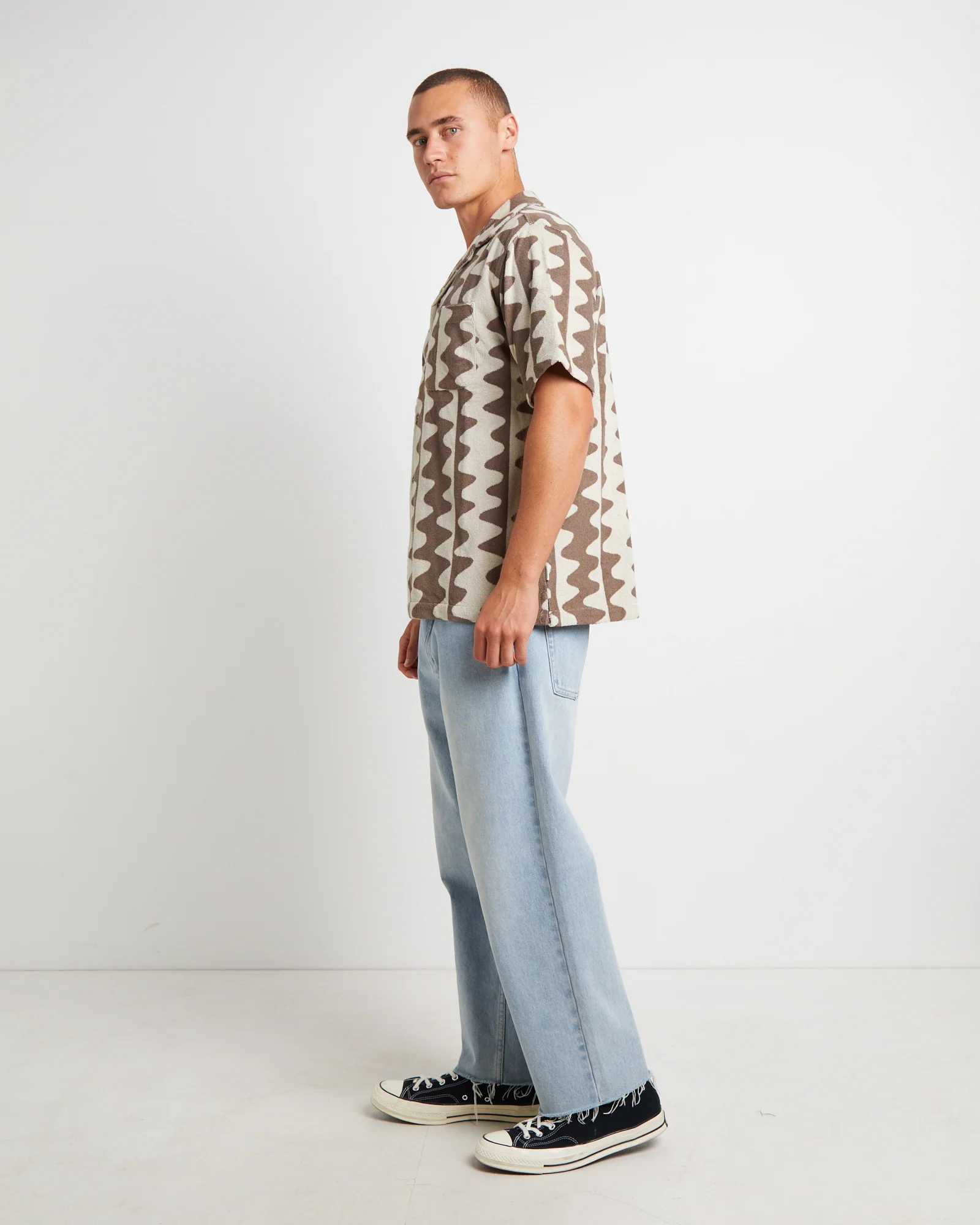 Waves Terry Short Sleeve Shirt in Mud - Image 4