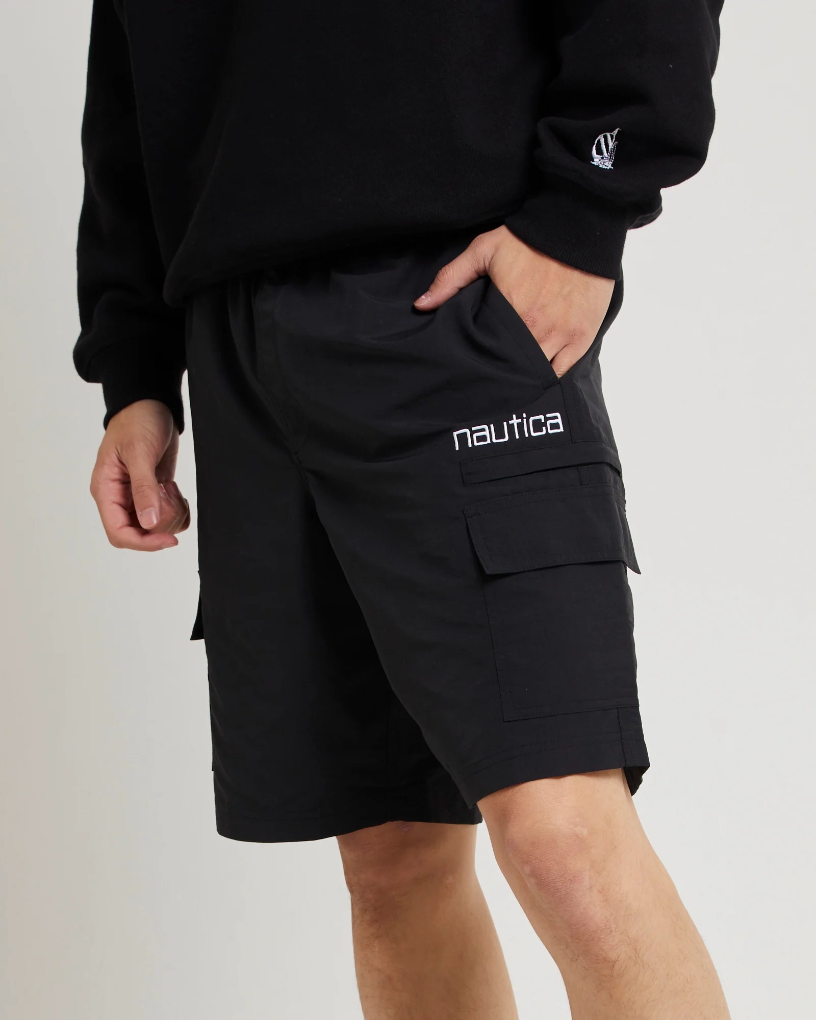 William Cargo Shorts in Black - Image 5