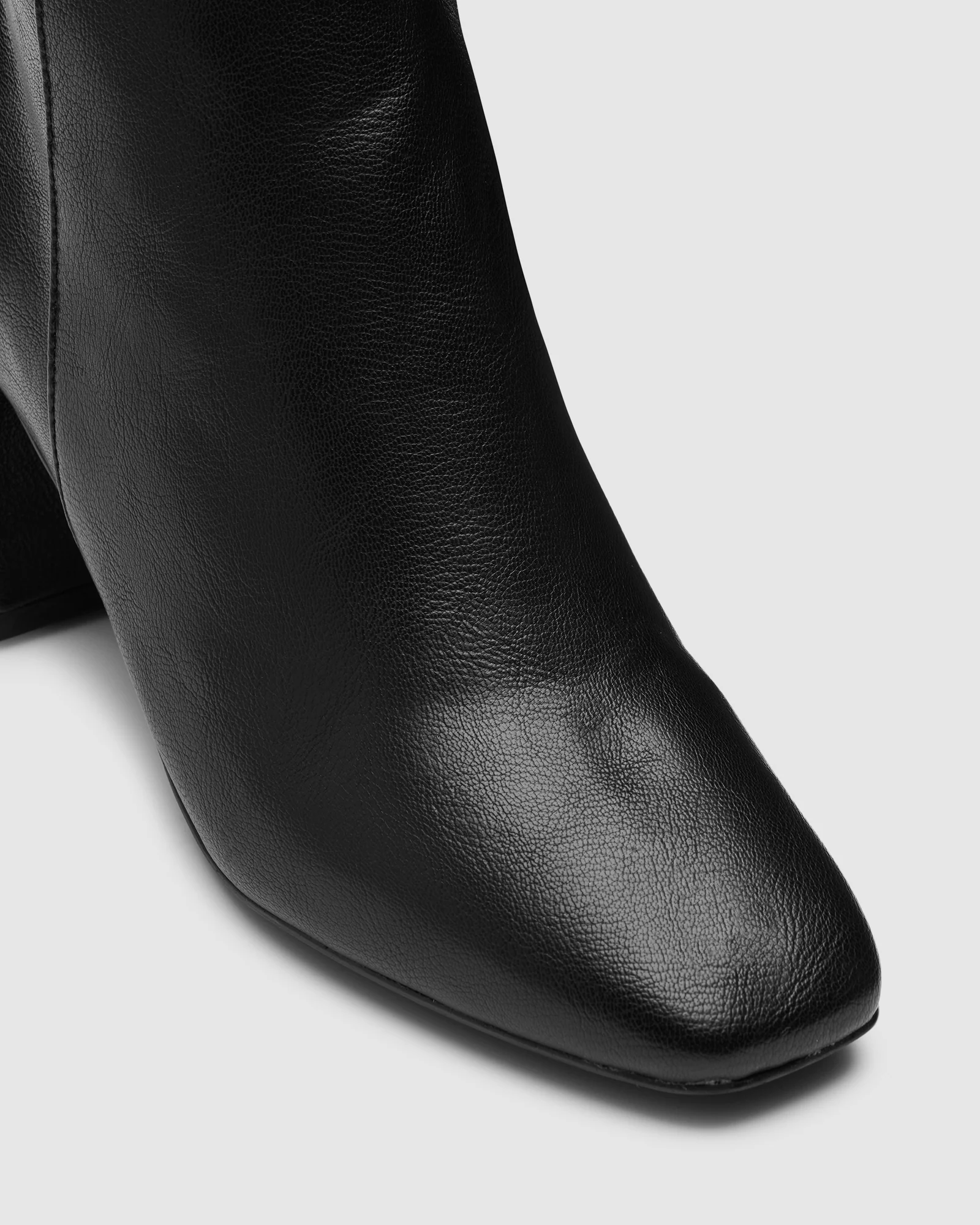 Wolf Boots Black - Image 4