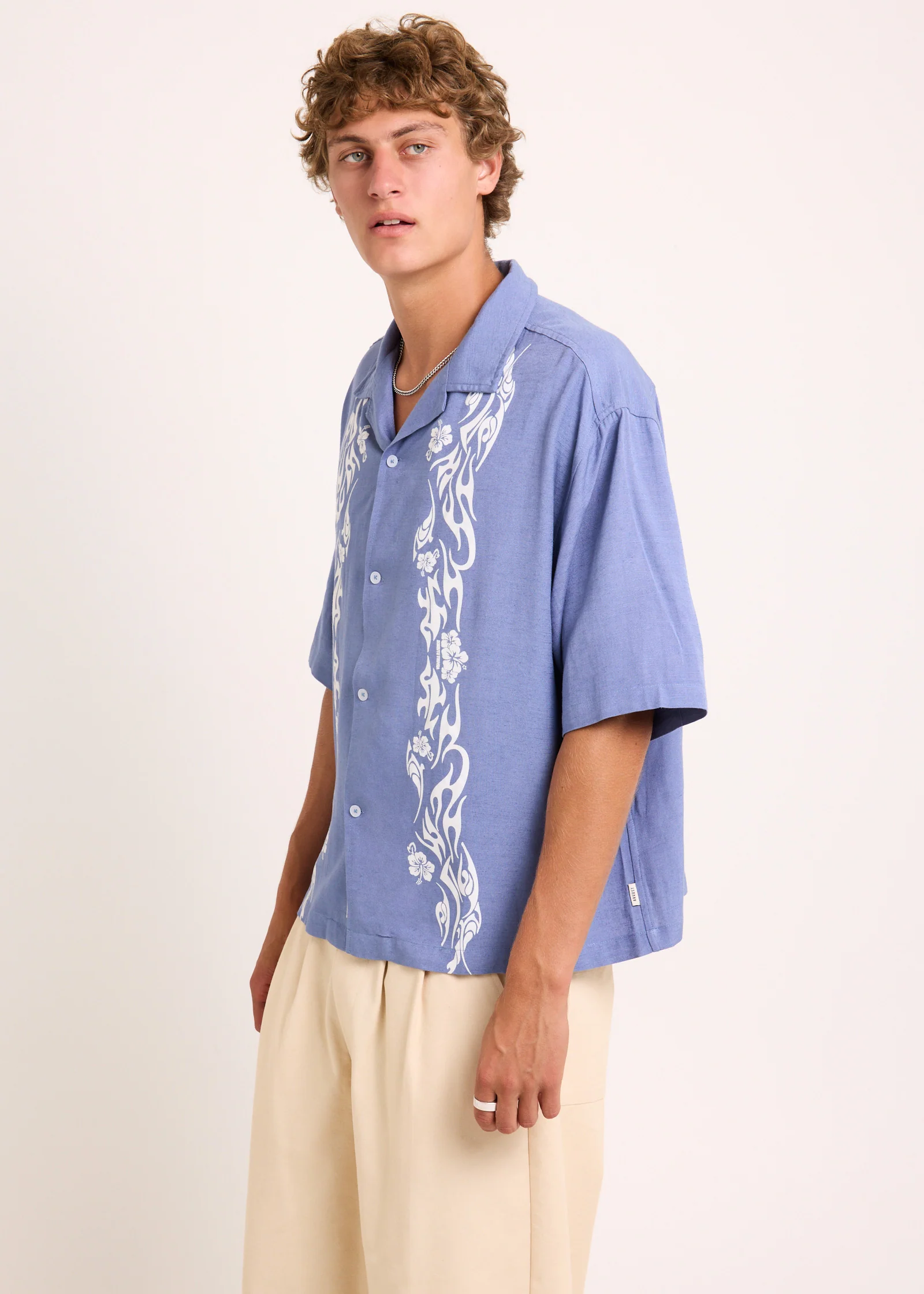 Wreath Resort Shirt - Image 4